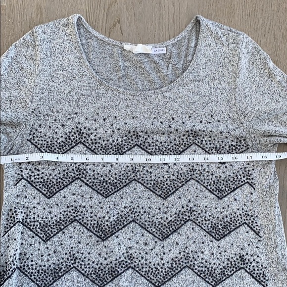 3/$30 half sleeve soft knit top. - Picture 5 of 6